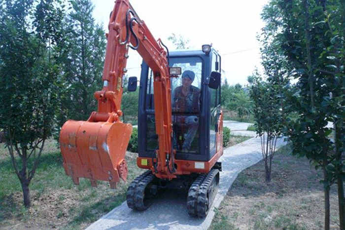 國產小型挖掘機 國產小型挖掘機